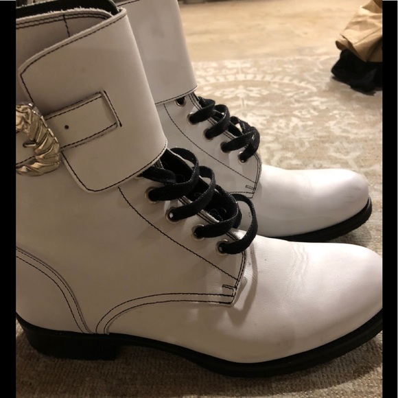 Dorateymur
Lace-Up Combat Boots - Picture 1 of 7